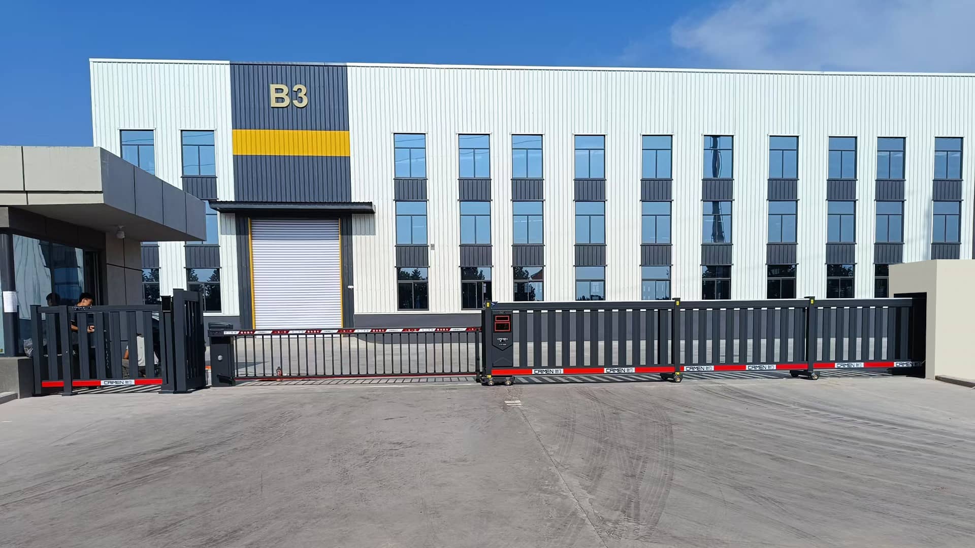 Integrated telescopic gate and barrier solution