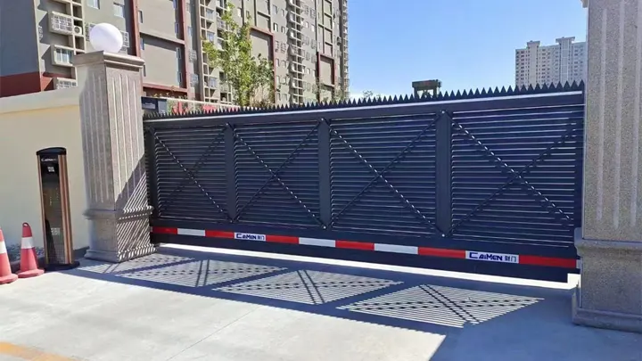 Cantilever sliding gate