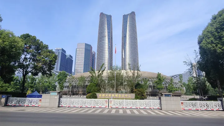 Electric gate for government buildings